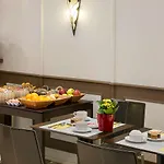 Western Au Trocadéro 3* Parigi