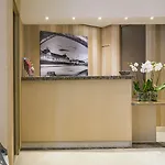 Western Au Trocadéro Hotel