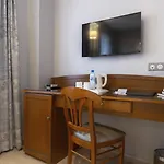 Western Au Trocadéro Hotel