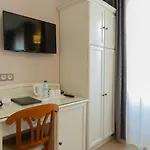 Western Au Trocadéro Hotel