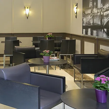 Western Au Trocadero Hotel