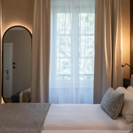 Western Au Trocadero Hotel 3*