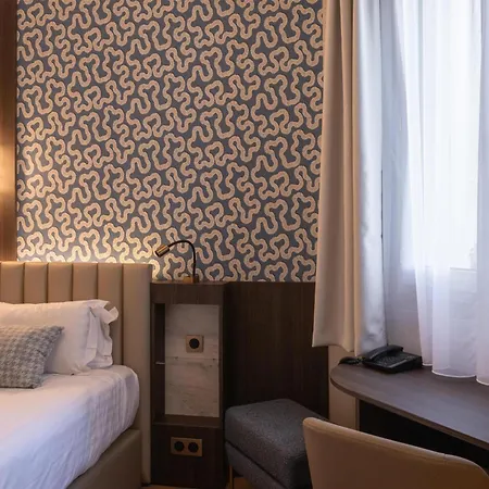 Western Au Trocadero Hotel