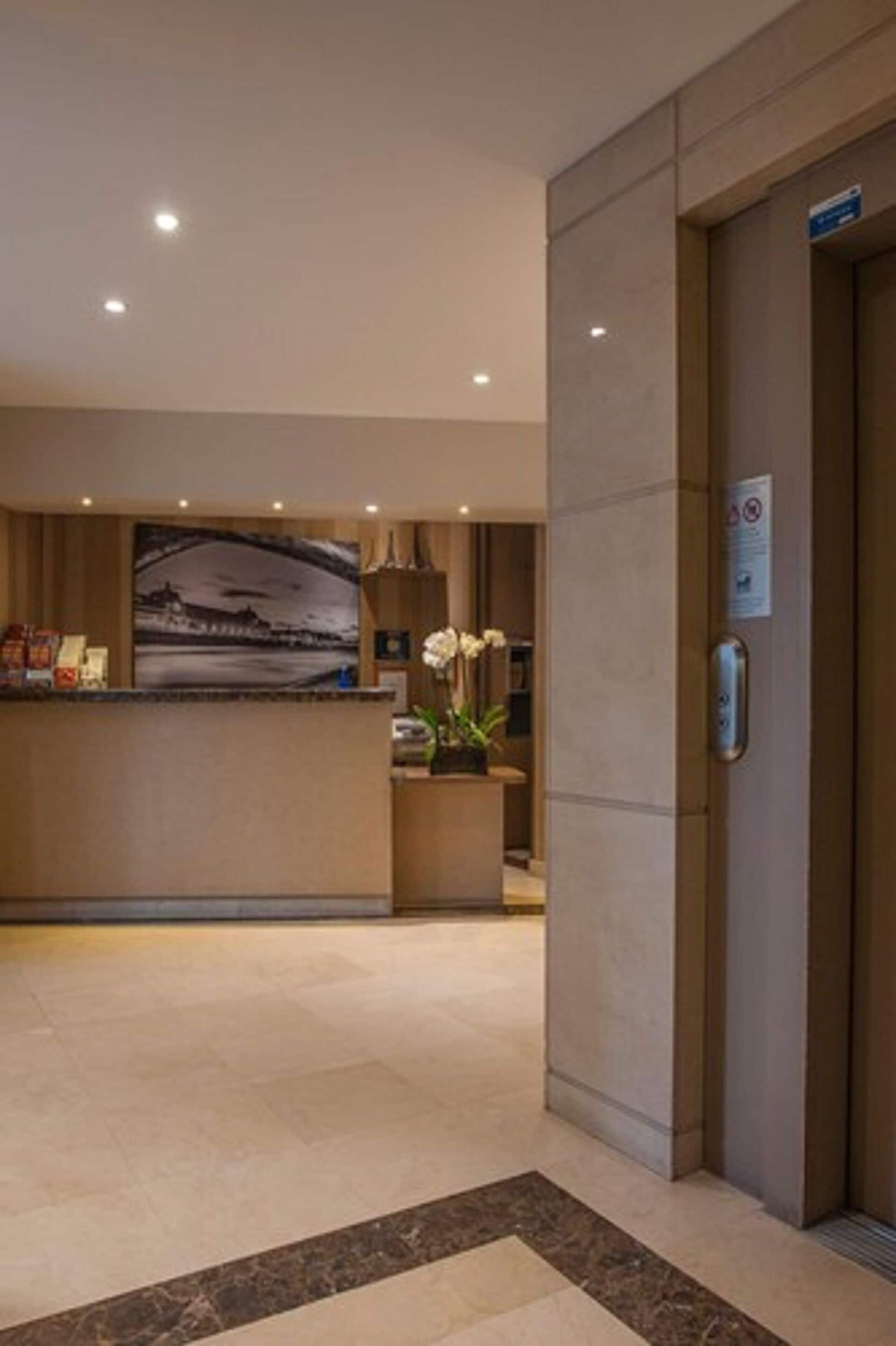 Hotel Western Au Trocadéro 3*