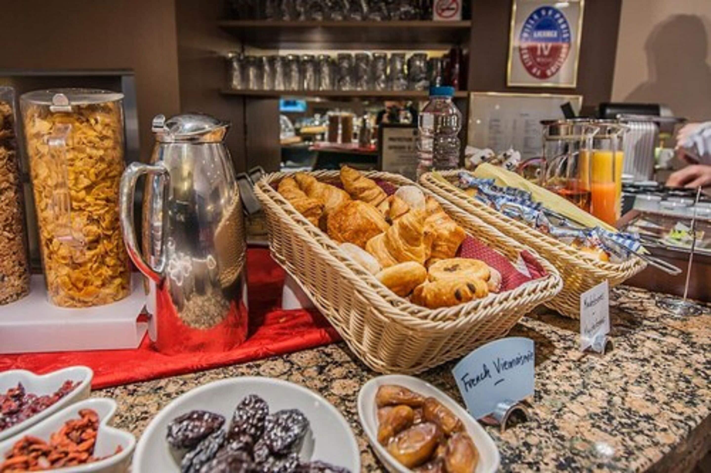 Western Au Trocadéro Hotel 3*