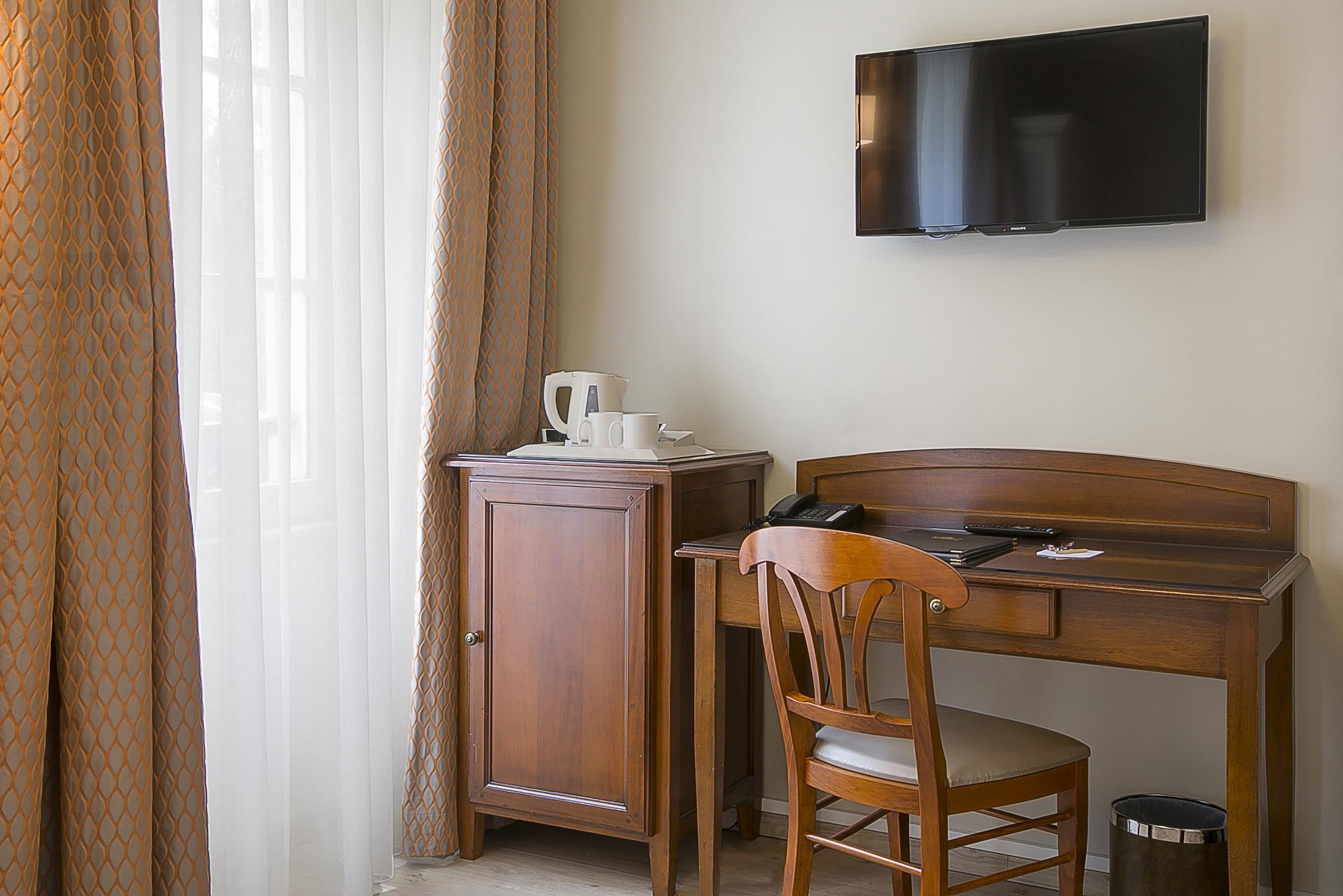 Western Au Trocadéro Hotel 3*