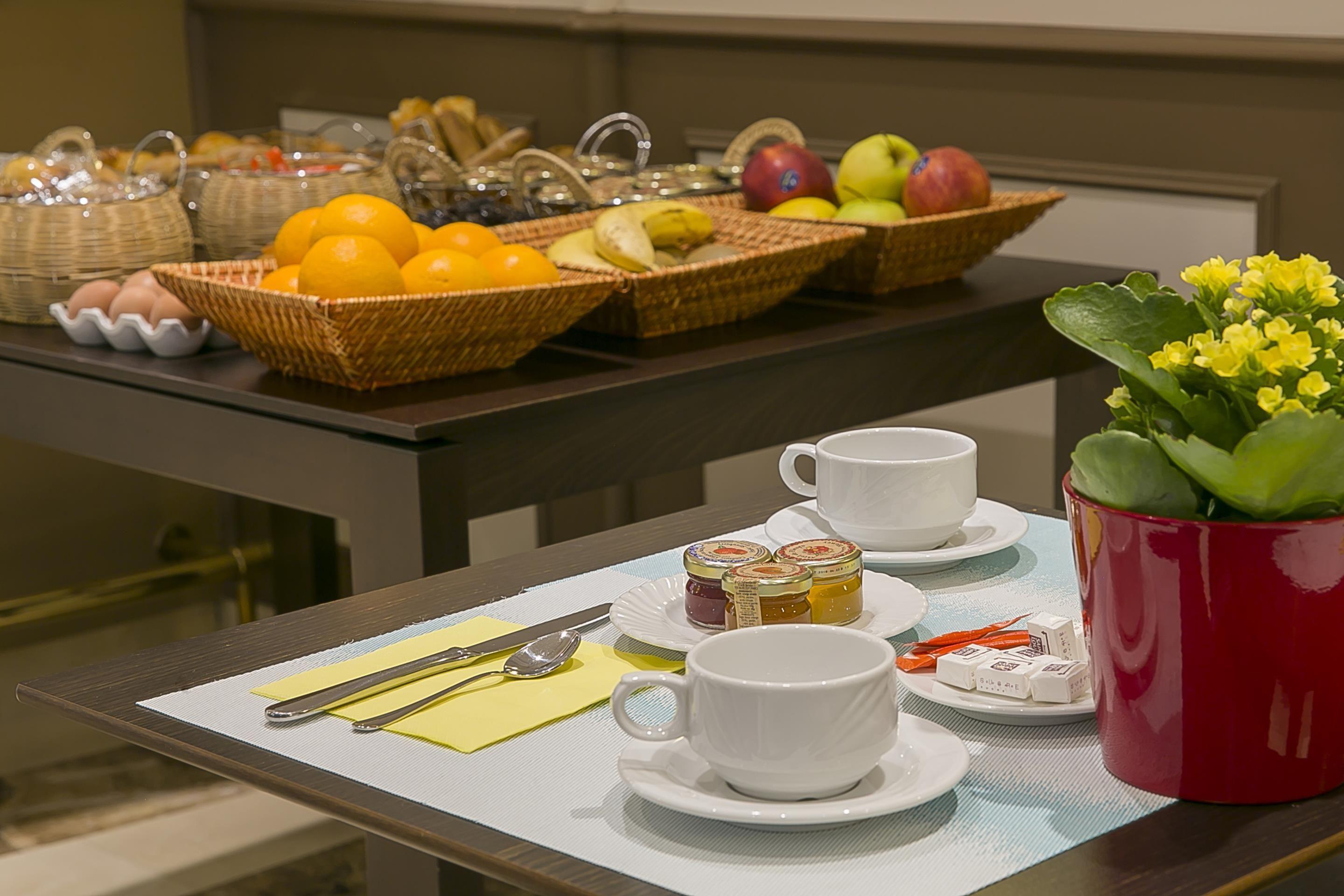 Western Au Trocadéro Hotel 3*