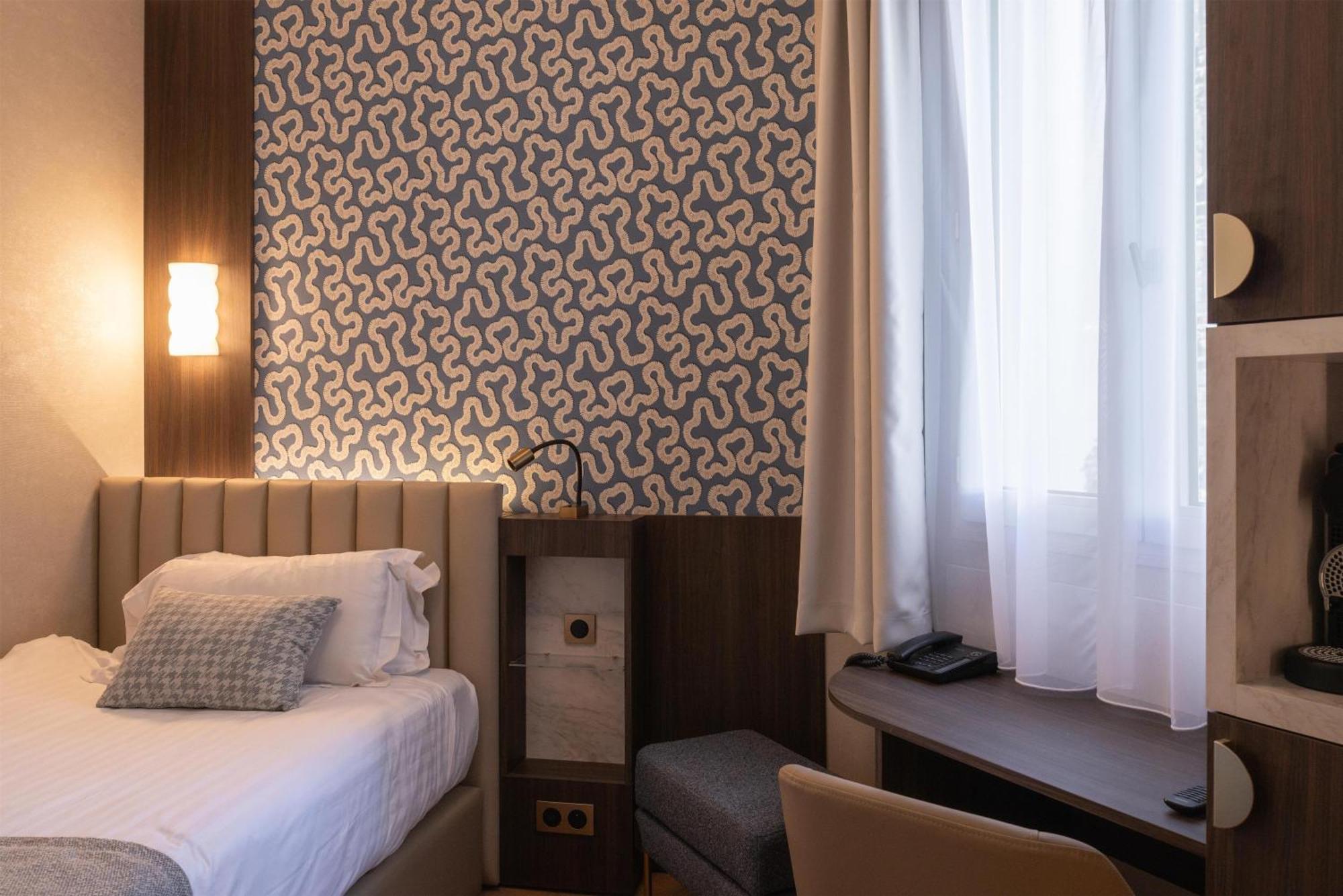 Western Au Trocadéro Hotel